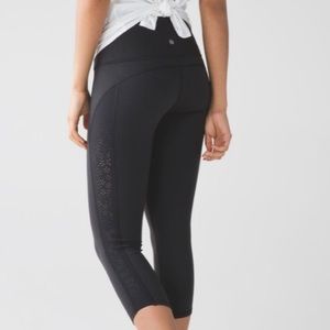 Lululemon Beyond Boundaries Crop black 4